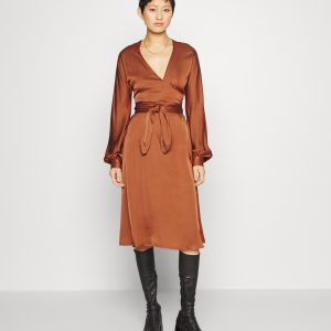 Dress 2nddaywear.com- wide varieties